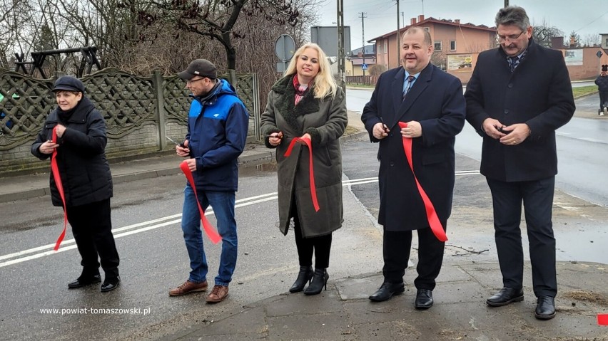 Otwarcie ulicy Dąbrowskiej w Tomaszowie. Wyremontowano odcinek drogi od Legionów do Bema [ZDJĘCIA]