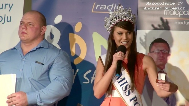 Miss Polski i hokeista Cracovii charytatywnie