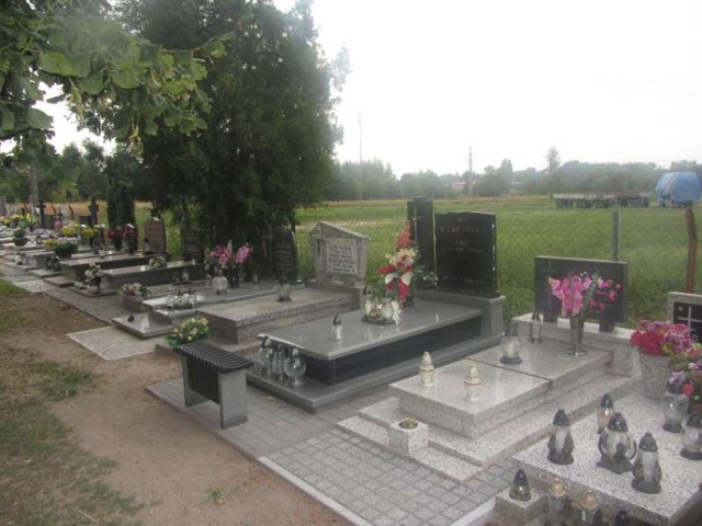 Proboszcz powiększa cmentarz w Pleszewie