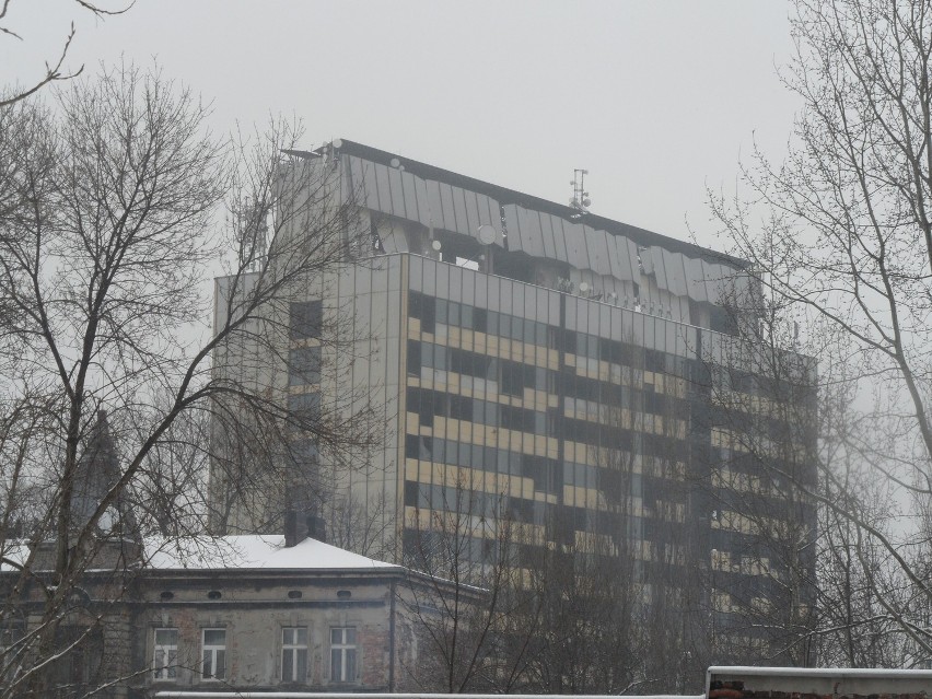 Niedokończony budynek Śląskiej Akademii Medycznej w...