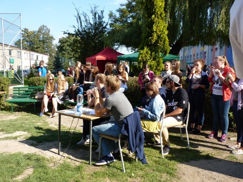 Festyn zdrowia i otwarcie boiska przy II LO w Radomsku