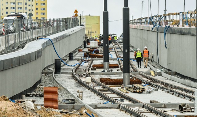 Już niebawem przestrzeń murów ciągnących się wzdłuż torowiska przy ul. Kujawskiej zostanie pokryta najdłuższym malowidłem naściennym w mieście.