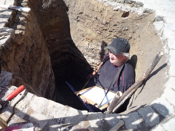 W okolicach ulicy Szkolnej w Chełmie wykopano ludzkie szczątki. Są to zdaniem archeologów pozostałości po dawnym cmentarzu. 
Chełm: Na placu Łuczkowskiego wykopali ludzkie szczątki