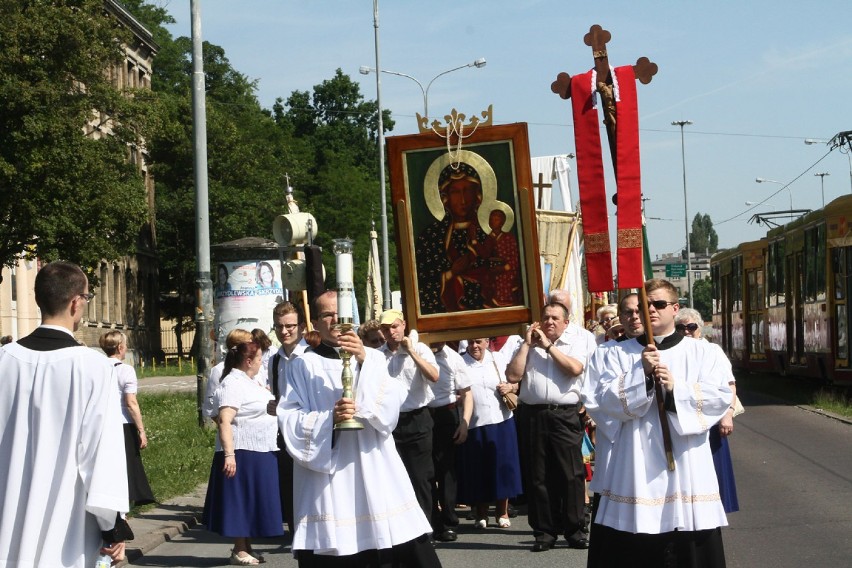Święto Eucharystii. Procesja przeszła ulicami Łodzi