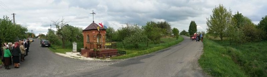Odrestaurowane kapliczki w Płyćwi w gminie Godzianów