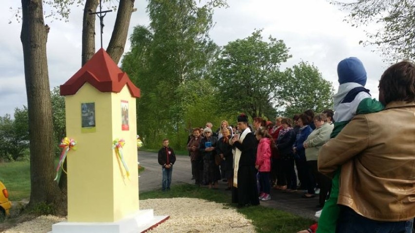 Odrestaurowane kapliczki w Płyćwi w gminie Godzianów