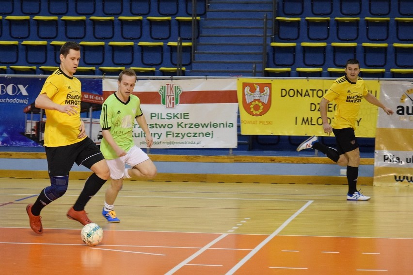 Pilska Liga Futsalu: BestDrive Mrotek przegrywał już 0:3 z Myjnią Auto Box, ale pokonał rywala. Zobacz zdjęcia