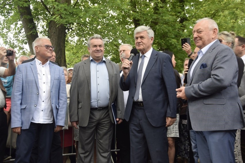 Uroczystość rozpoczęło spotkanie w Teatrze Letnim. Tutaj...