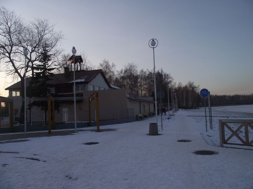 Wypadek na Pogoria III w Dąbrowie Górniczej. Pod mężczyznami załamał się lód