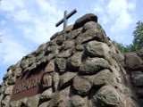 Wzmocnią fundament pomnika na cmentarzu wojennym w Starej Gadce