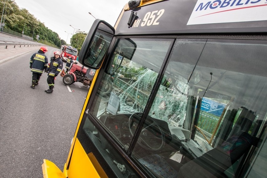 Dwie pasażerki autobusu (obie ok. 30 lat) zostały...