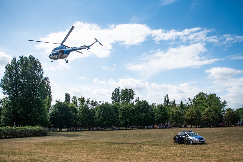 Niebiescy dzieciom 2018: Pod halą Arena w Poznaniu...