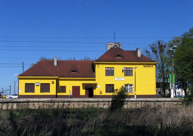 Stacja PKP, Warka