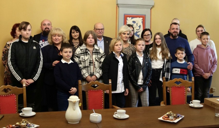 131 uczniów z Grudziądza dostało nowe laptopy. To wsparcie dla dzieci z rodzin popegeerowskich