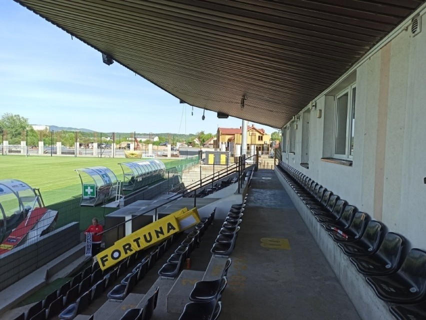 Nowy Sącz. Piłkarze Sandecji znowu będą musieli opuścić stadion. Powrócą w październiku [ZDJĘCIA]