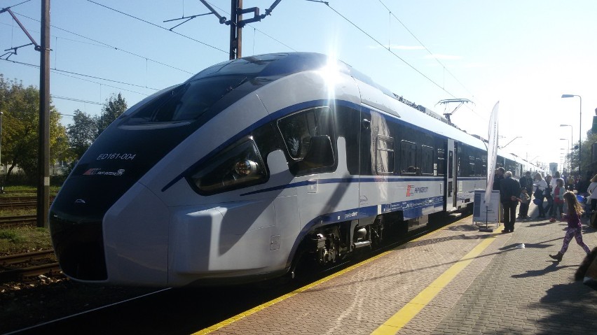 Dęblin: Prezentacja nowego pociągu PesaDART dla PKP Intercity [ZDJĘCIA, FILM]