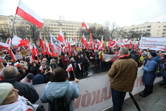 Tak protestowali zgromadzeni w centrum Katowic.