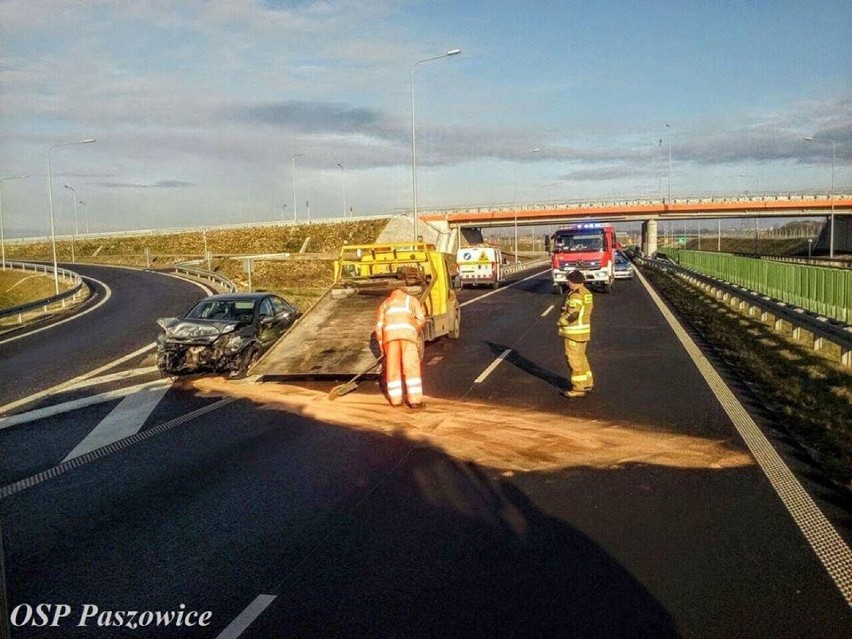 Wypadek na drodze S3 w Paszowicach [ZDJĘCIA] 