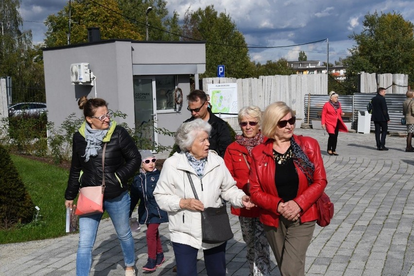 Ognisko, gotowanie i zabawa podczas pikniku w Ogrodzie Botanicznym w Kielcach