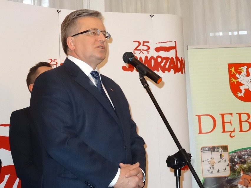Prezydent Komorowski opuszczał ratusz w Dębicy przy okrzykach „Gdzie jest szogun?”