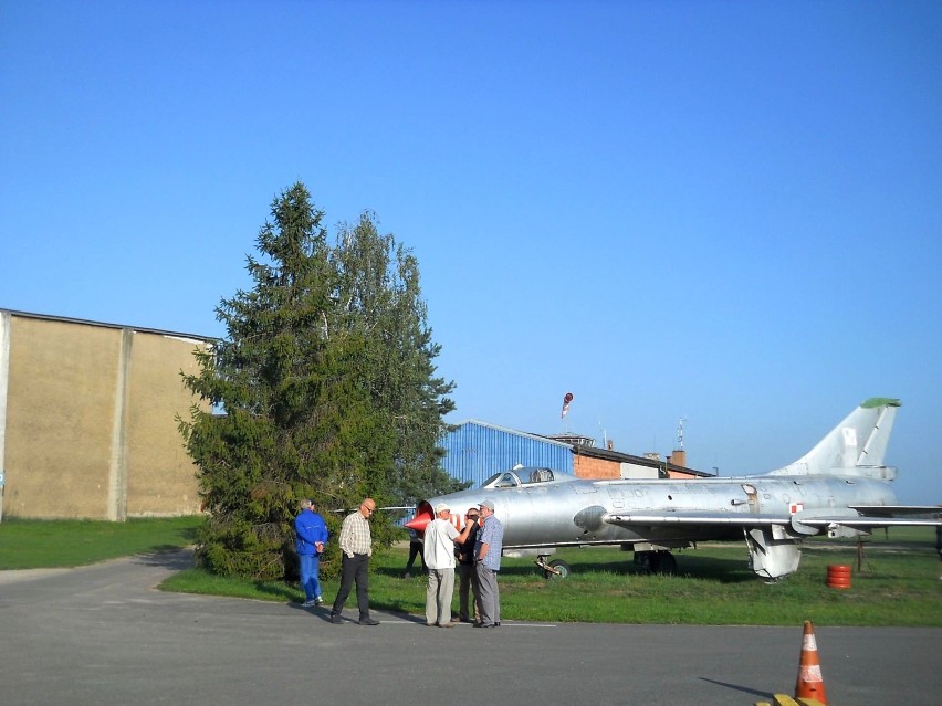Wycieczka na Opolszczyznę. Uczestnicy zwiedzali m.in. lotniska, z których samoloty ruszały do ataku na Wieluń [FOTO]