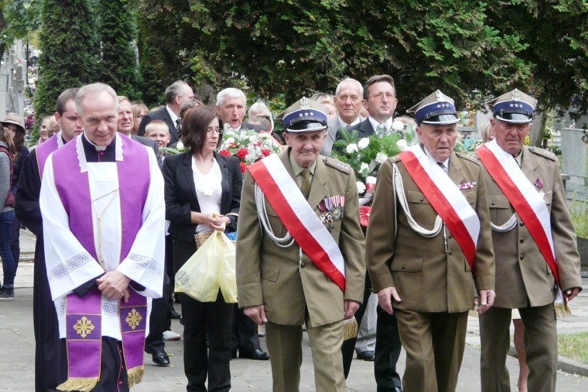 74. rocznica wybuchu II wojny światowej. Złożenie kwiatów na...