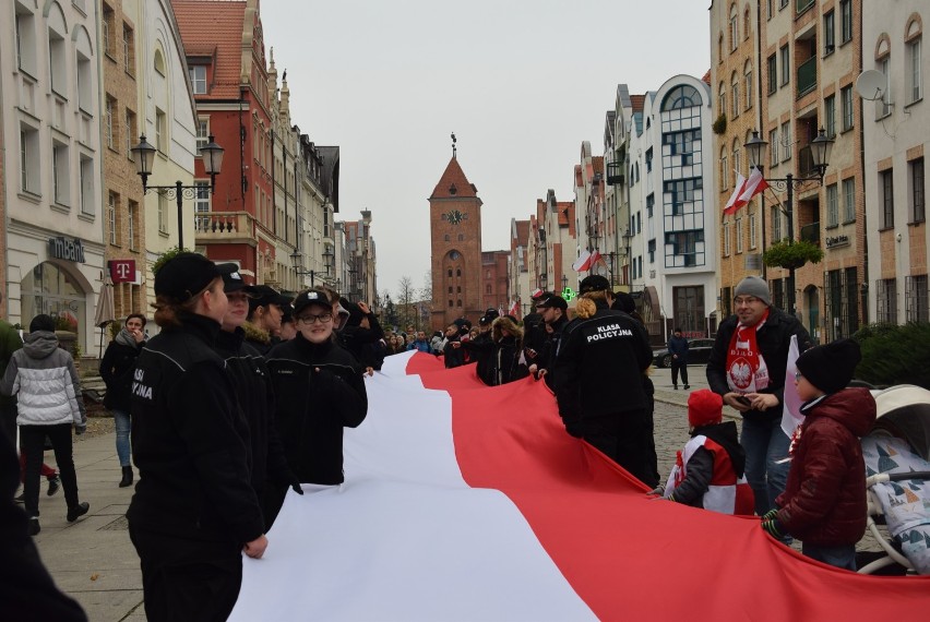 Ulicami Elbląga przeszedł biało-czerwony marsz