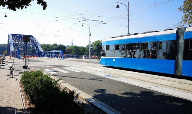 Tramwaje i autobusy wracają z wakacji