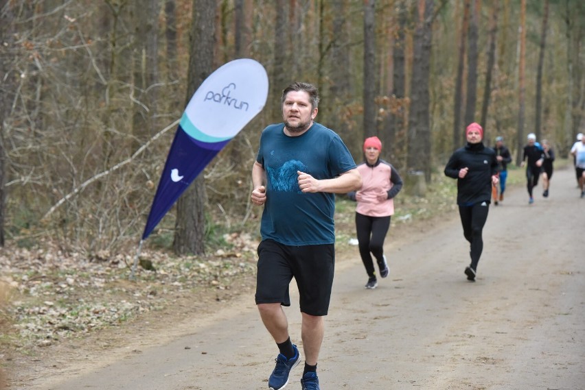 212 osób wzięło udział w 341. toruńskim parkrunie, czyli...