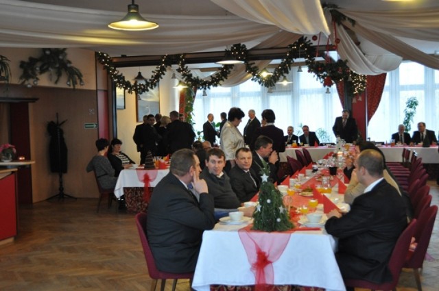 Spotkanie opłatkowe: sołtysi złożyli sobie życzenia bożonarodzeniowe w restauracji Relax