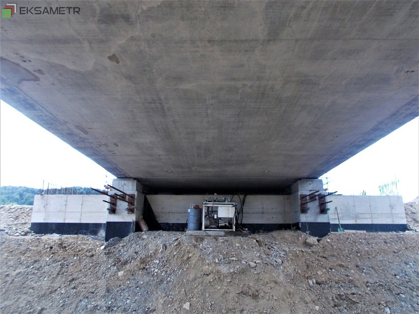 Kurów. Trwa budowa nowego mostu na DK 75. Ile procent inwestycji wykonano? [ZDJĘCIA]