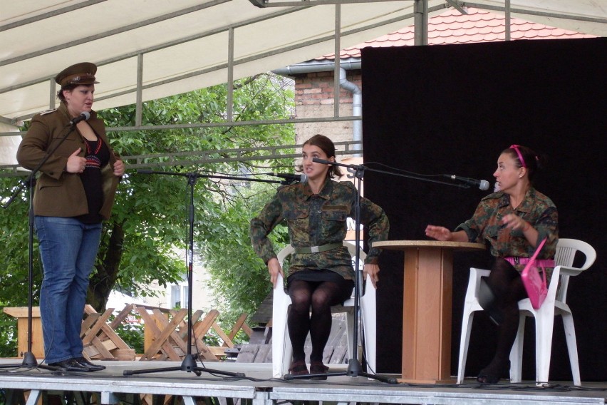 Babskie wojsko, od lewej Karolina Kuras, Dagmara Piątek i...