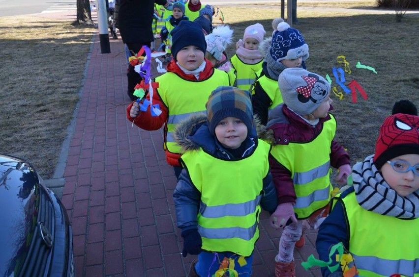 Nasi milusińscy z Przedszkola Chatka Puchatka świętowali pierwszy dzień wiosny! Zobaczcie, jak pożegnano zimę! FOTO 