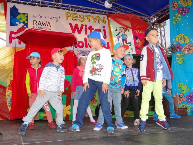 W niedzielę, 13 września, odbył się festyn Witaj przedszkolaku” w Rawie Mazowieckiej. Imprezę zorganizował urząd miasta. Na najmłodszych mieszkańców miasta czekało wiele atrakcji – zabawy, słodycze, występy na estradzie. Wszystkie atrakcje były bezpłatne.