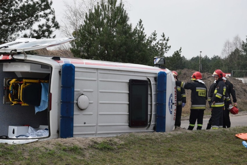 Wypadek karetki na ulicy Przemysłowej w Pile