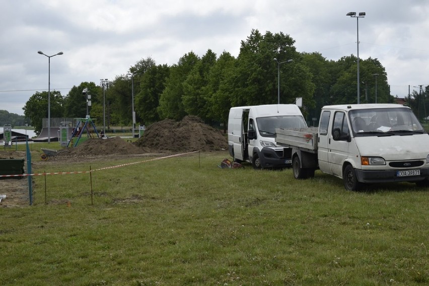 W poniedziałek, 26 maja, rozpoczęła się budowa placu zabaw...