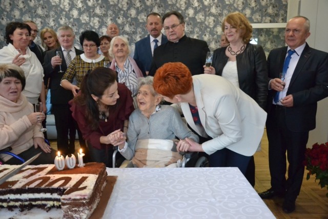 W sobotę Kazimiera Świątkowska, mieszkanka Domu Pomocy Społecznej w Nowej Wsi (gm. Wielgie), skończyła sto lat.