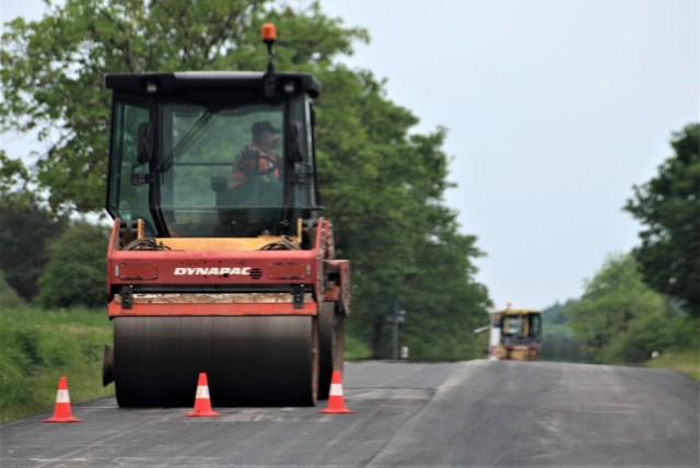 Prace drogowe ruszą niebawem. Starostwo Powiatowe w Hrubieszowie informuje, że inwestycja pochłonie w sumie 2,5 mln zł.