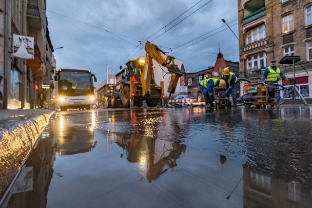 Awaria wodociągu na ul. Głogowskiej: Ruch tramwajów MPK Poznań wznowiony