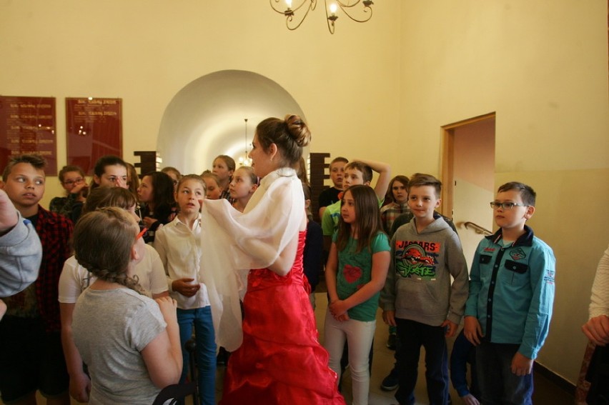 Uczniowie z Kunic w legnickim Zamku Piastowskim (ZDJĘCIA)