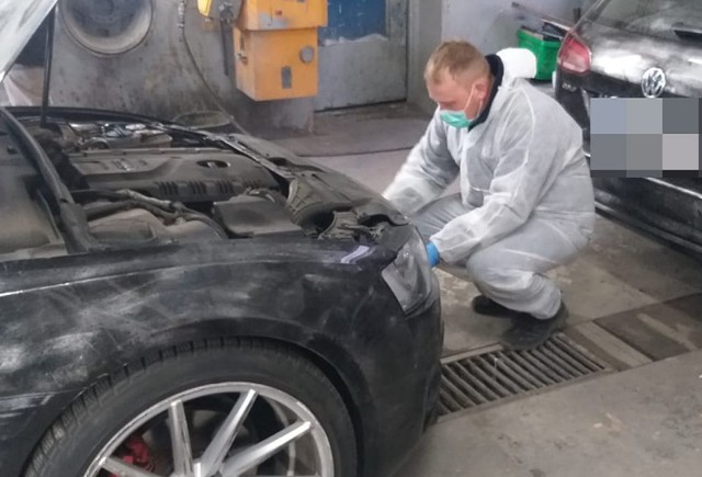 Policjanci odzyskali skradzione auto o wartości ok. 50 tys. zł.