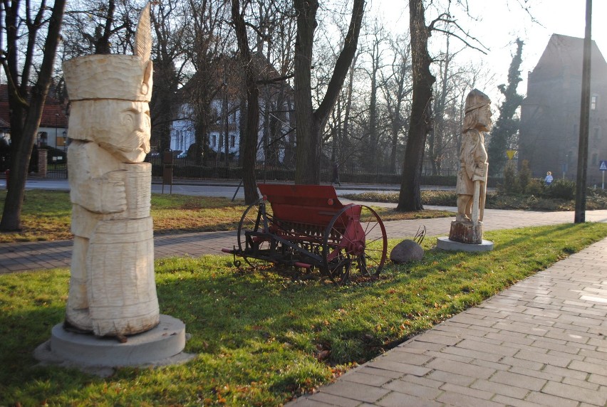 Rzeźby stanęły w Parku Sienkiewicza