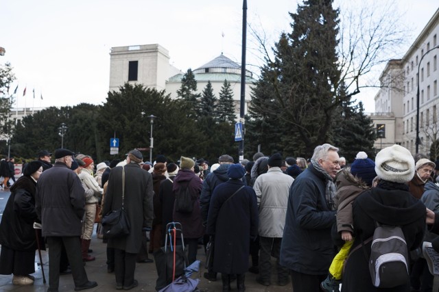 Zbiórka pod Sejmem. Chcą zmian w prawie nieruchomości