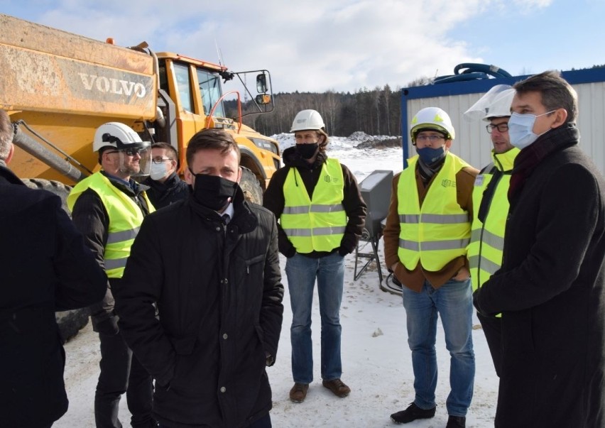 Plac pod budowę kampusu laboratoryjnego Głównego Urzędu Miar w Kielcach przygotowany. W przyszłym tygodniu pierwsze wykopy pod fundamenty