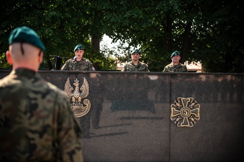 Żołnierze służby przygotowawczej w 5. Batalionie Strzelców Podhalańskich w Przemyślu odebrali broń [ZDJĘCIA]