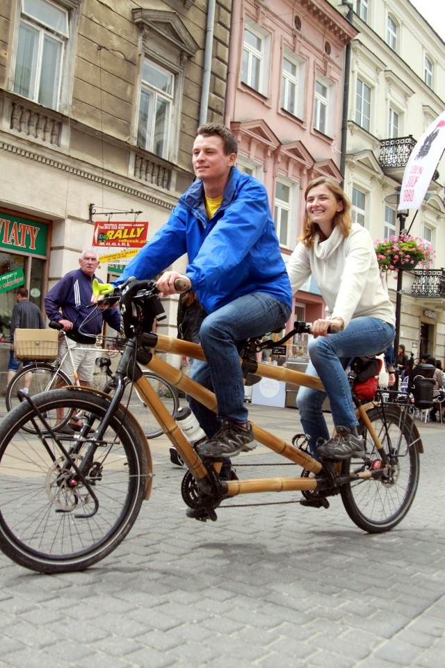 Planiści z Wiednia odwiedzili Lublin na bambusowym tandemie