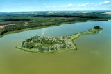 Jezioro Chobienickie - w to magiczne miejsce ze Świebodzina można dotrzeć już w 40 minut