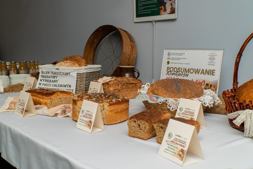 W siedzibie Łódzkiego Oddziału Doradztwa Rolniczego w Bratoszewicach rozstrzygnięto wczoraj konkurs „Chleb Ziemi Łódzkiej”.