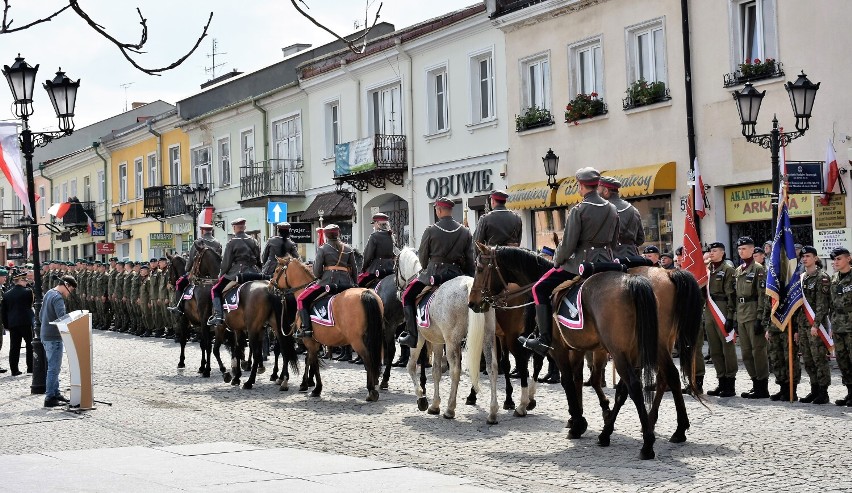 3 maja w Chełmie.  Defilada w centrum miasta. Zobacz zdjęcia z uroczystości