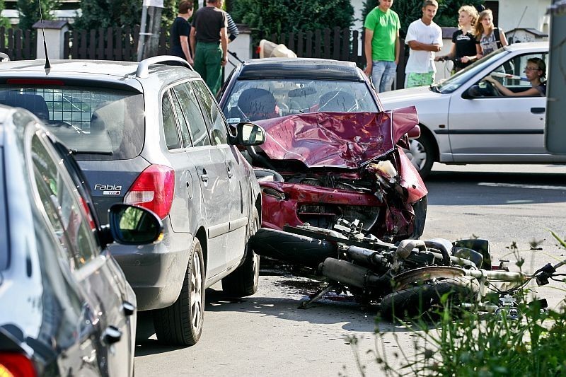 Kamieniec Wrocławski: Motocyklista ranny w wypadku (ZDJĘCIA)